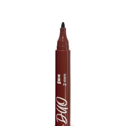 Close up of chisel tip from brown OOLY Calligraphy Duo Double-Ended Markers